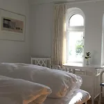Troense By The Sea לינה וארוחת בוקר