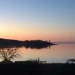 Troense By The Sea לינה וארוחת בוקר סבנדבורג