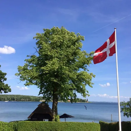 Troense By The Sea 3*