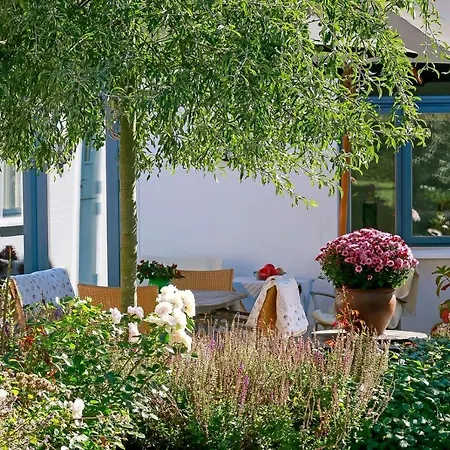 Troense By The Sea 3*