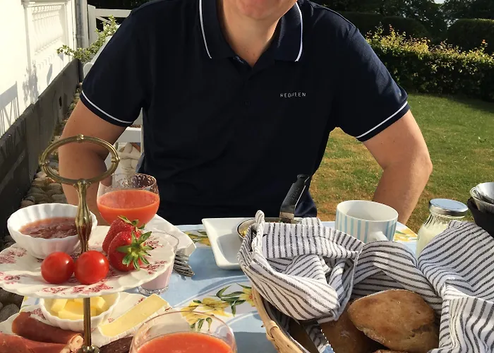 Bed & Breakfast Troense By The Sea