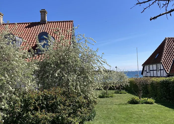 Bed & Breakfast Troense By The Sea