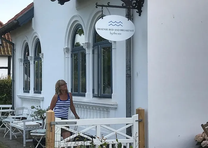 Nocleg ze śniadaniem Troense By The Sea 3*
